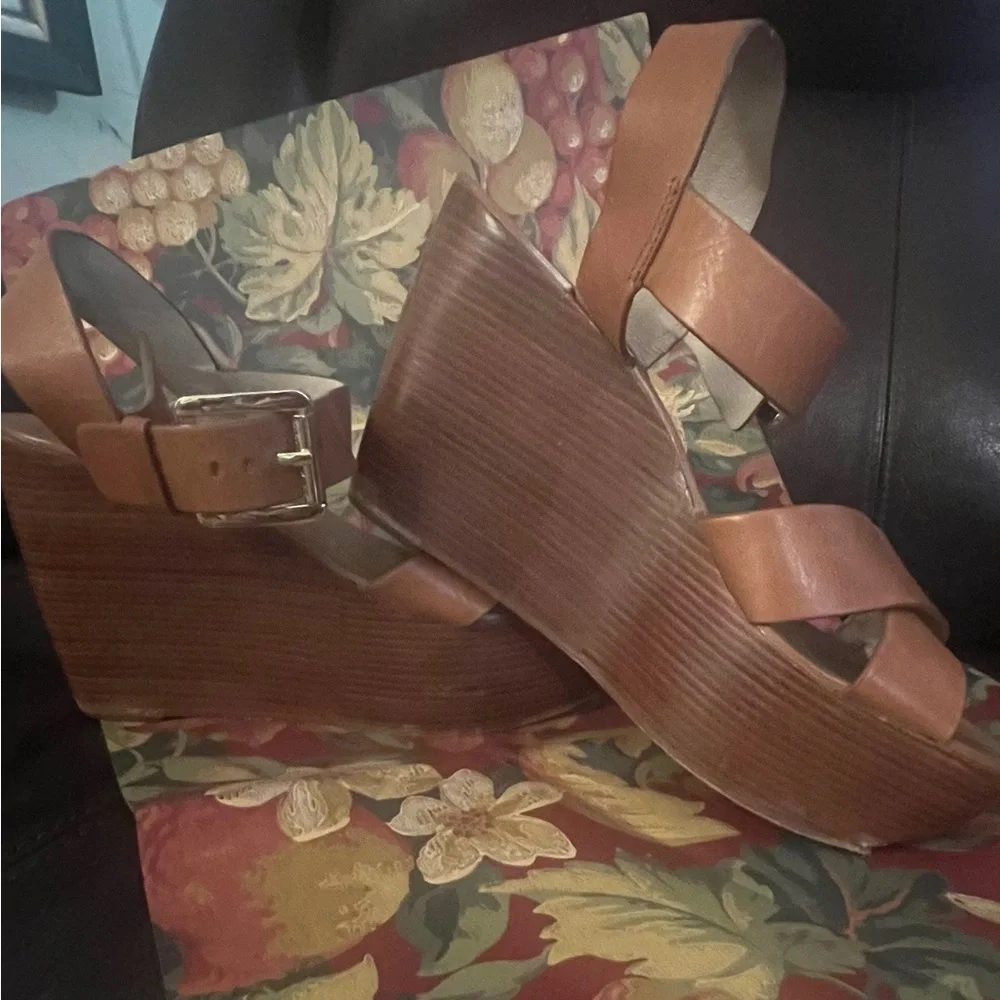 MICHAEL Michael Kors Abbott Wedge Sandal - Picture 5 of 9
